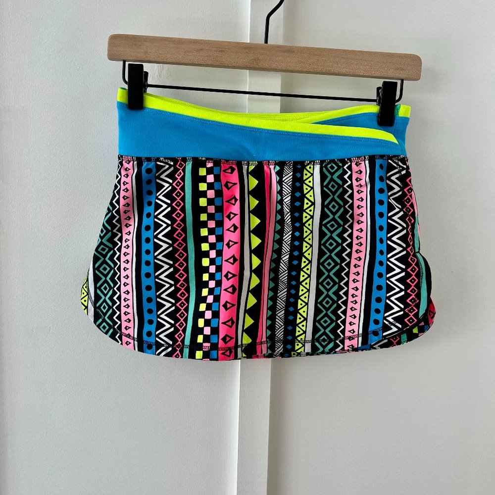 IVIVVA keep on track skirt blue aztec